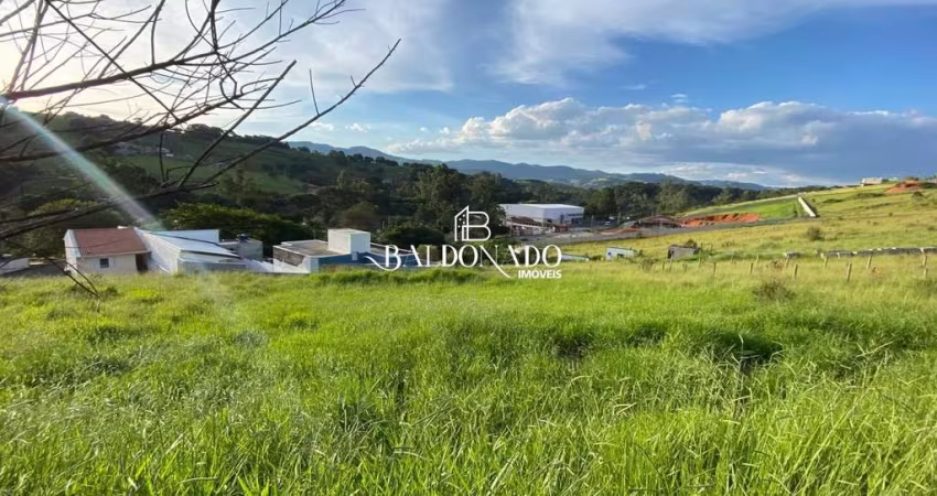 Terreno comercial em Extrema MG à venda 300m² Multifamiliar