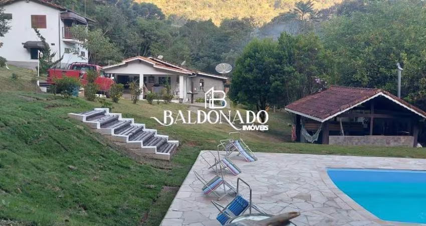 Chácara em Itapeva-MG à Venda, 2 lagos, corredeira de águas cristalina