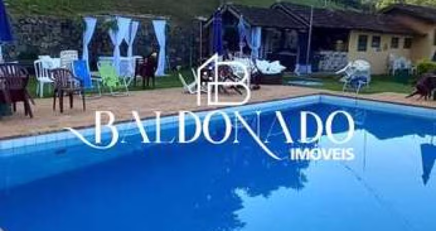 Pousada em Extrema MG à venda 10 chalés de madeira PISCINA
