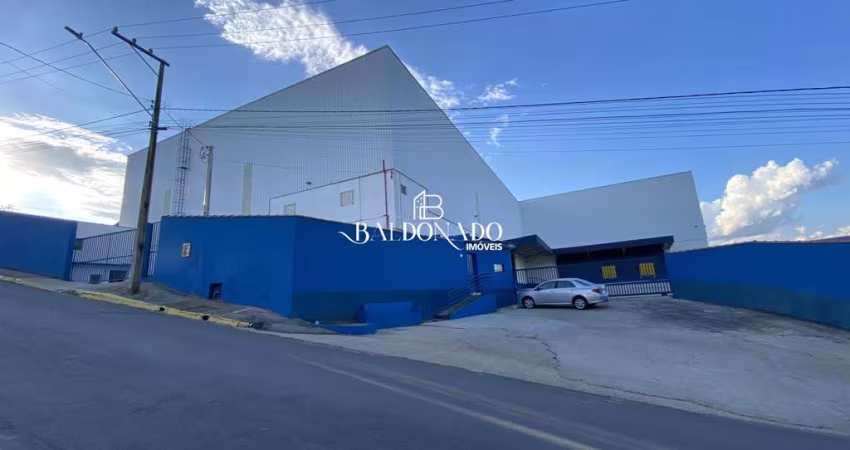 Galpão à venda em Extrema MG 7.843 m² acesso à Fernão Dias