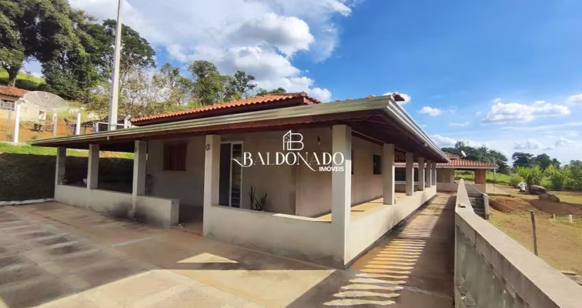 Chácara à Venda em Toledo MG 2.000 m² Água de mina 2 quartos
