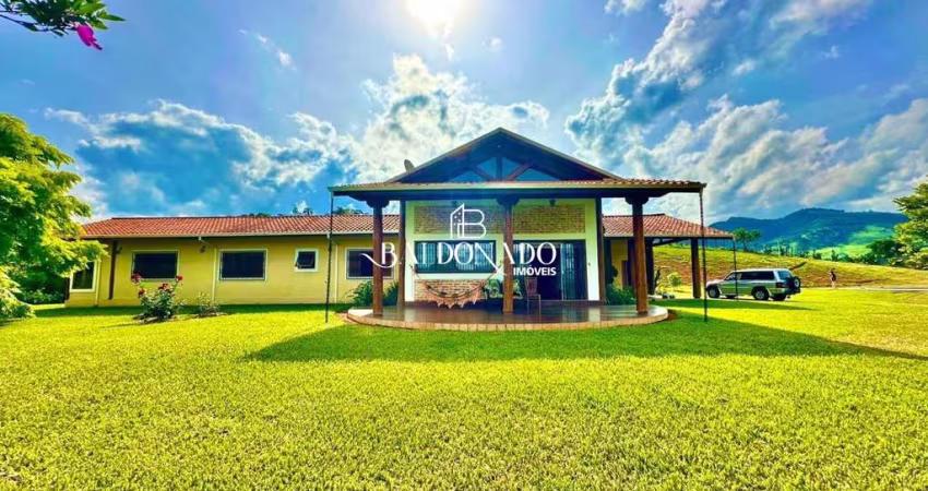 Sítio em Cambuí MG à venda 52.000 m² 3 suítes 6 km do centro