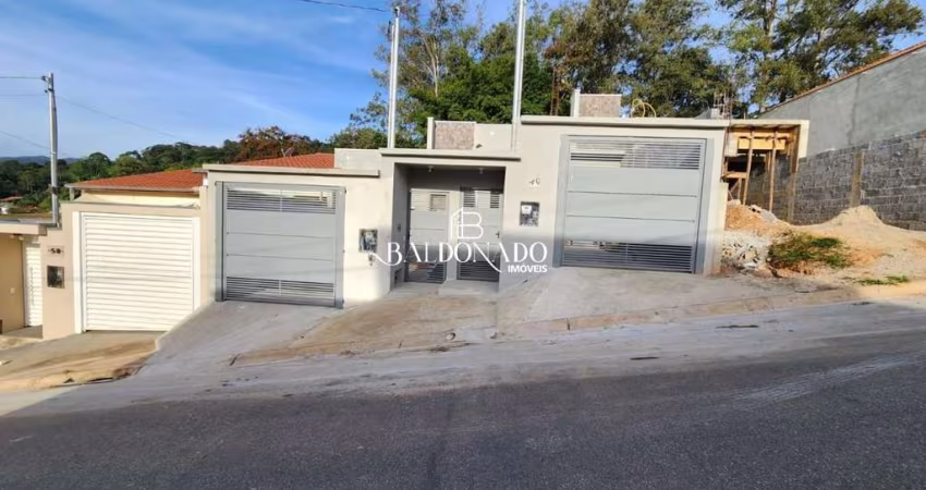 Casa em Extrema MG à venda PROX. AO CENTRO 2 DORM. GARAGEM