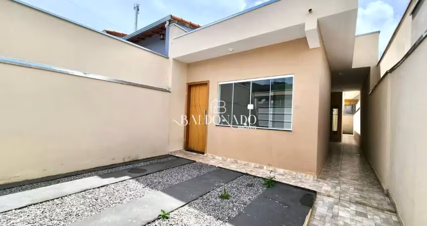 Casa em extrema à venda com 2 dormitórios sendo 1 suíte próximo ao centro