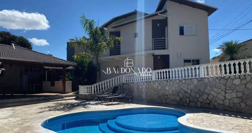 Casa à venda em extrema com 3 dormitórios, closet. piscina, área gourmet proximo ao centro