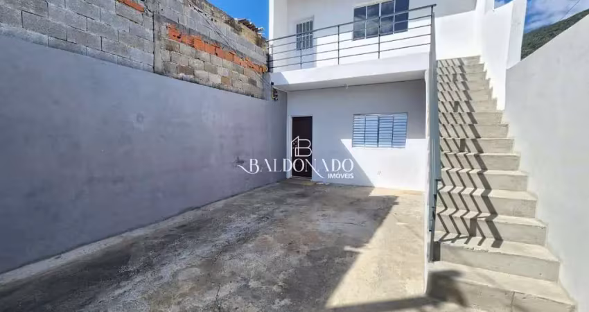 Casa em extrema mg para locação com 2 dormitórios, garagem, próximo ao centro