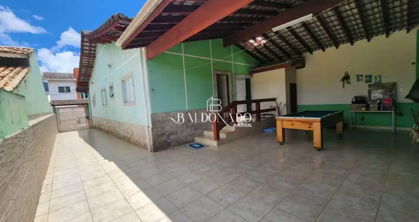 Casa em extrema mg à venda com área gourmet sendo 3 dormitórios