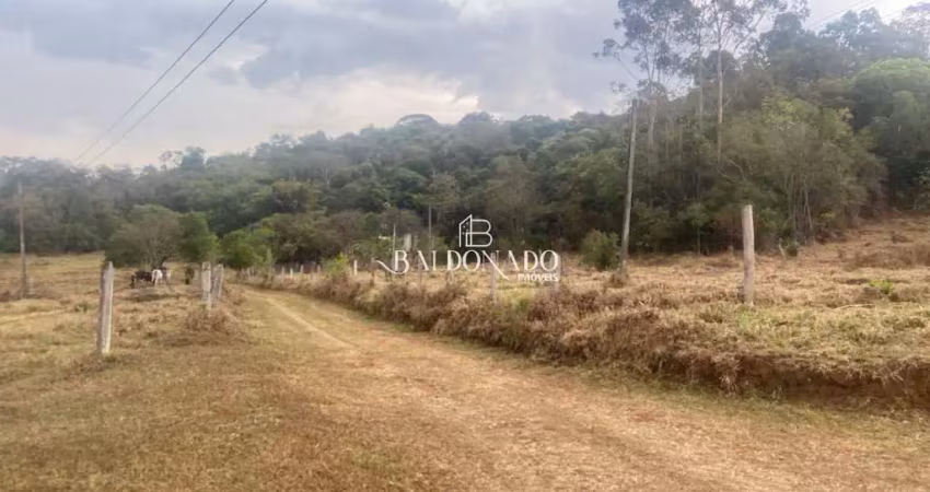 Terreno à venda em extrema mg com 108.900 m  com escritura próximo à fernão dias