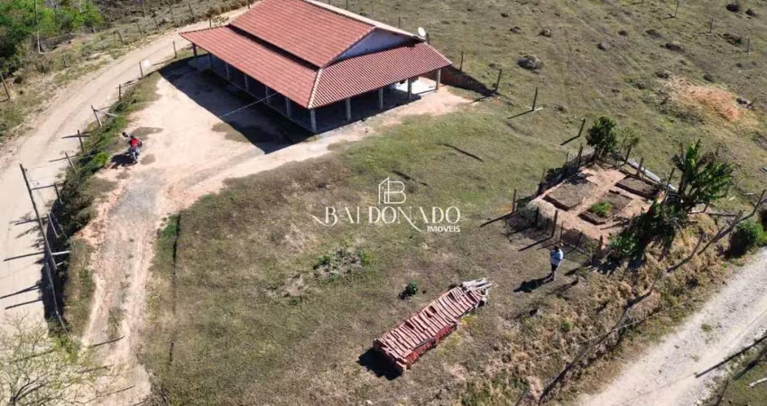 Chacara em extrema mg com 2.000 m  ha 11km do centro 3 quartos suíte
