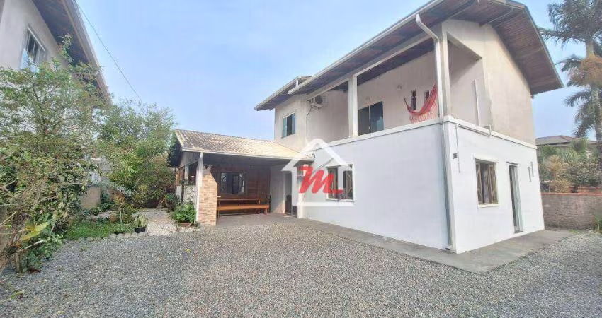 Casa com 3 dormitórios à venda, 146 m² por R$ 750.000,00 - Armação - Penha/SC