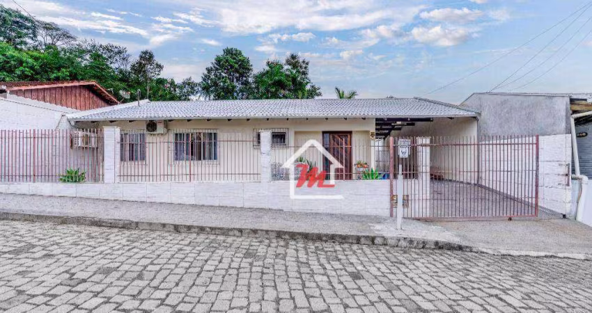 Casa com 3 dormitórios à venda, 151 m² por R$ 685.000,00 - Água Verde - Blumenau/SC