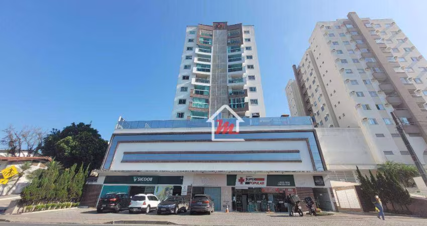 Apartamento com espaço garden e piscina no bairro VelhA