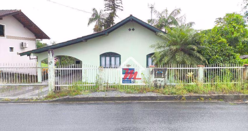 CASA TÉRREA, PRONTA PARA MORAR, RUA ASFALTADA, SUPER BEM LOCALIZADA, TERRENO COM ÁREA DE 747,50m²