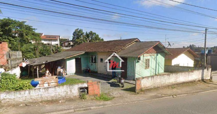 Você procura um terreno plano em ótimo corredor de serviço na Água Verde para fazer um galpão ou seu negócio?  Veja essa ótima oportunidade!