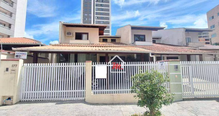 Sobrado com 3 dormitórios, sendo 1 súite, semimobiliado à venda, 141 m² por R$ 740.000 - Velha - Blumenau/SC