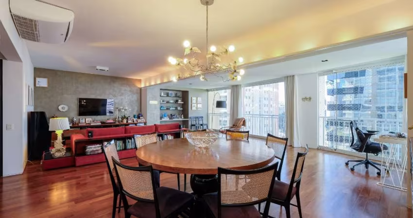 Agradável apartamento tipo para venda com 3 quartos, sendo 3 suítes, 185.27m²