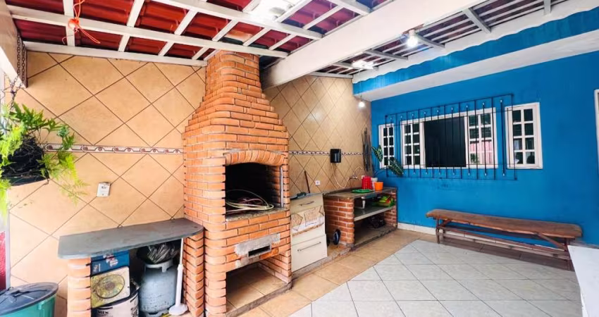 Atraente casa de vila para venda com 3 quartos, sendo 1 suíte, 175m²