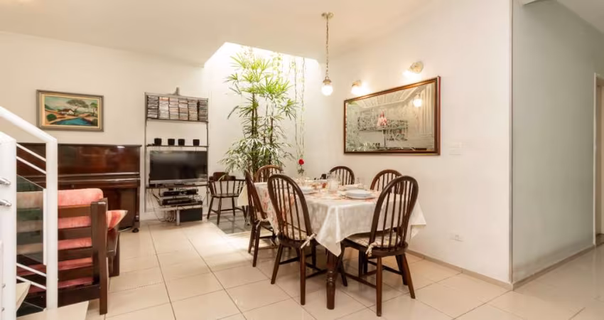 Sensacional sobrado para venda com 4 quartos, sendo 1 suíte, 273m²