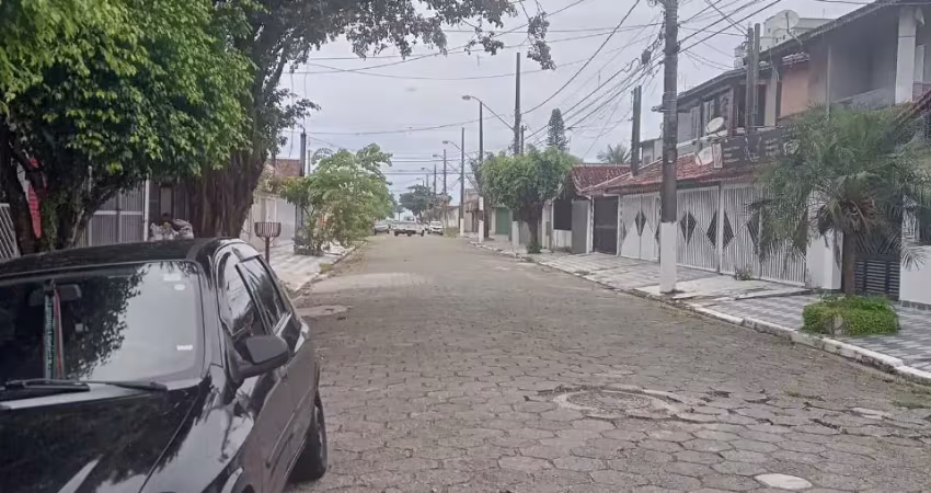Casa térrea de 2 dormitório(s) e 2 suíte(s) no bairro maracanã, praia grande