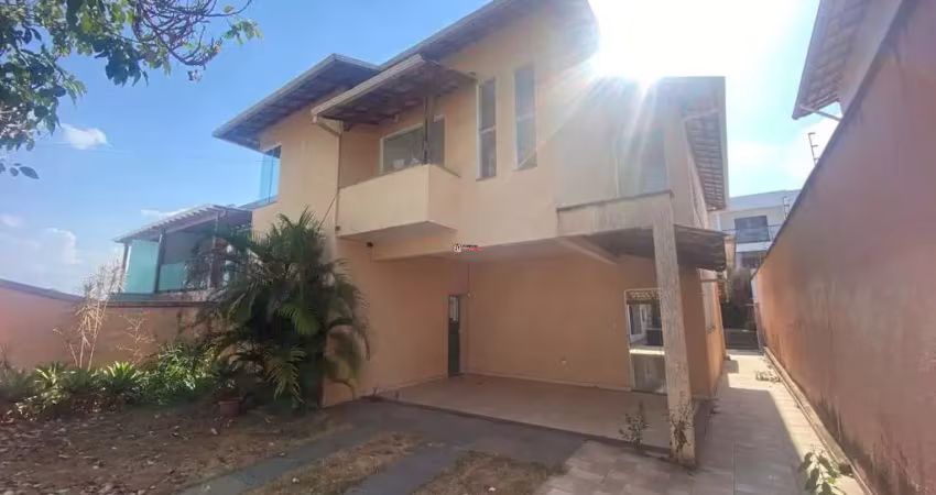 Casa com 4 quartos para alugar na Rua Calcutá, 5, Trevo, Belo Horizonte