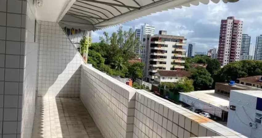 APARTAMENTO DUPLEX NA MADALENA