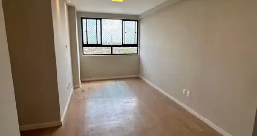 Apartamento reformado com suíte | condomínio completo em campo grande