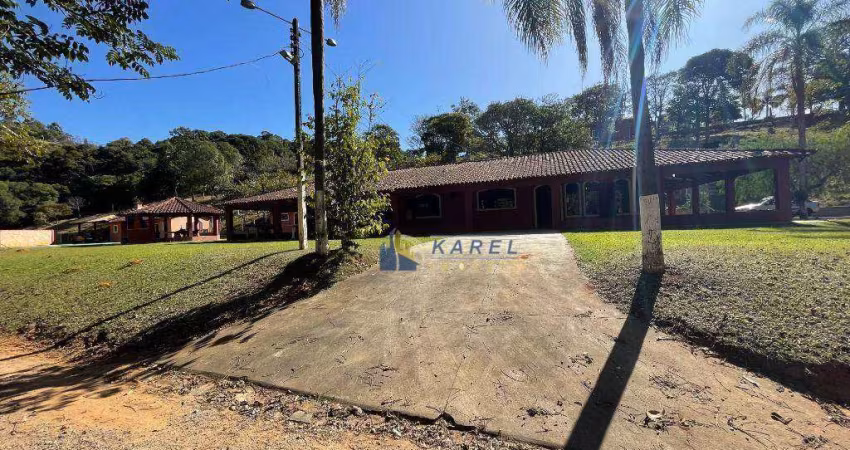 Sítio à venda em Bragança Paulista com 26.000m², Lago, Piscina, Campo de Futebol e Todo cercado!!
