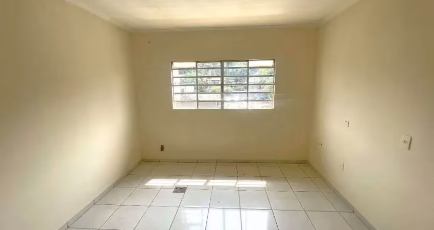 Sala comercial para locação com 20m² de área útil no centro de bragança paulista ao lado da padaria 9 de julho!