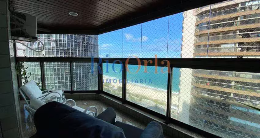 Acquabella. Apartamento 4 quartos na praia da Barra com infraestrutura!!