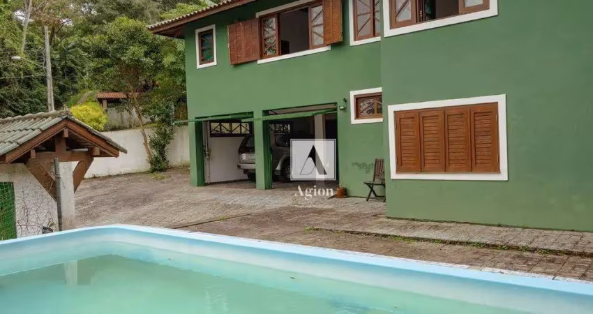 Casa com 4 dormitórios no Rio Tavares