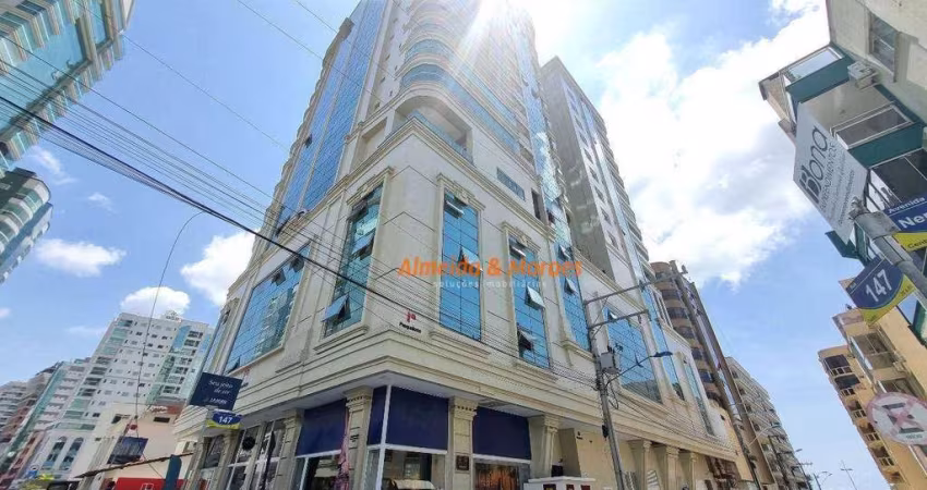 Apartamento quadra mar com 3 suítes à venda, 136 m² por R$ 2.300.000 - Centro - Itapema/SC