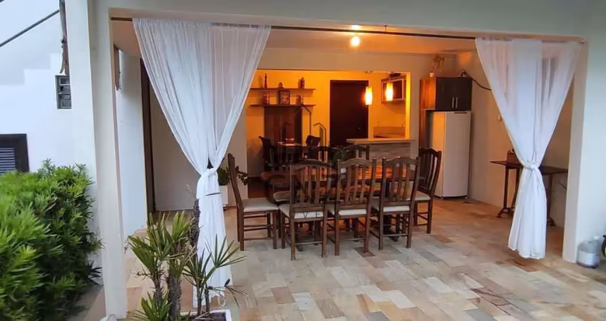 Casa no loteamento Bruschal