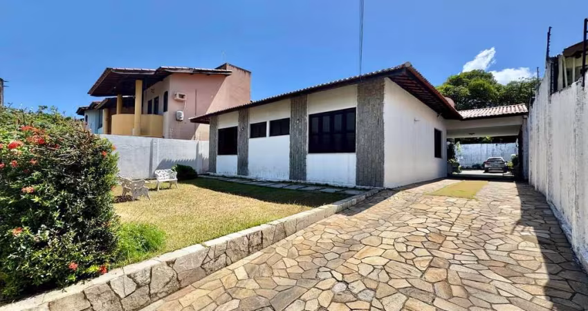 Casa Plana à venda no Parque Manibura de 276m² e 4 dormitórios R$ 895.000