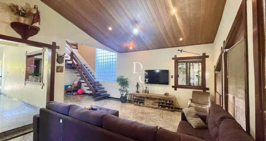 Sobrado com 6 dormitórios à venda, 264 m² por R$ 1.350.000,00 - Condomínio Taubaté Village  - Taubaté/SP