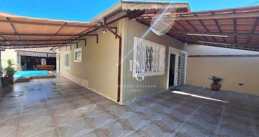 Casa com 3 dormitórios à venda, 180 m² por R$ 550.000,00 - Parque Senhor do Bonfim - Taubaté/SP