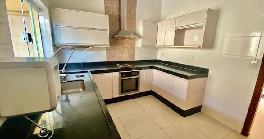 Casa com 4 dormitórios, 240 m² - venda por R$ 675.000,00 ou aluguel por R$ 3.765,00/mês - Vila São Geraldo - Taubaté/SP