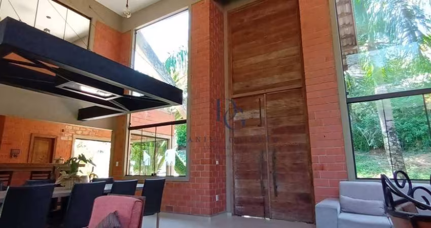 Casa com 4 dormitórios à venda, 460 m² por R$ 2.200.000 - Chácaras Cataguá - Taubaté/SP