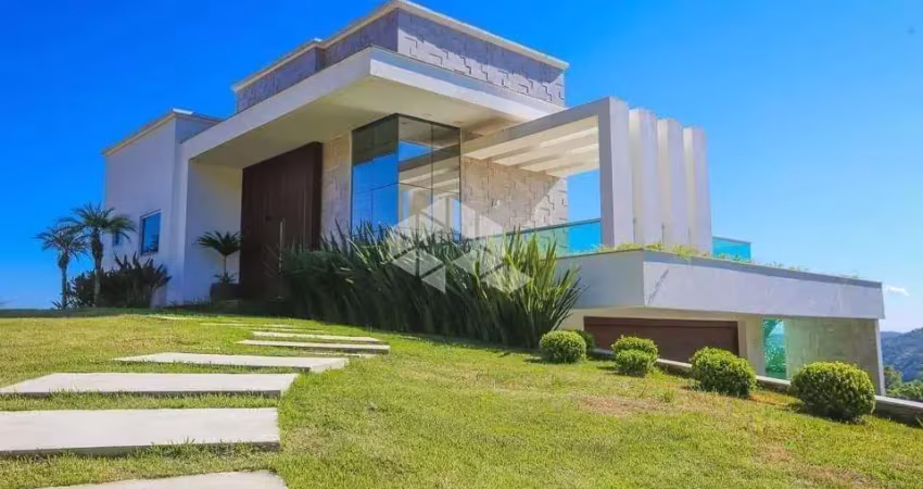 CASA ALTO PADRÃO 02 PISOS - CONCÓRDIA, SC