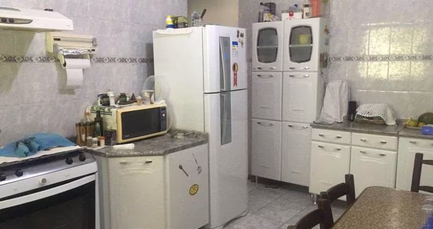 Com , suite,Térrea para venda tem 120 metros quadrados com 3 quartos