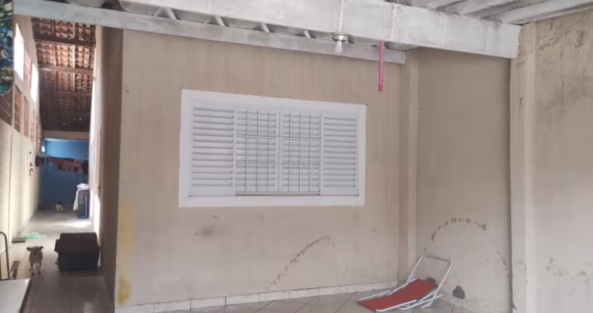 Casa com edícula em terreno com 150.00 m2