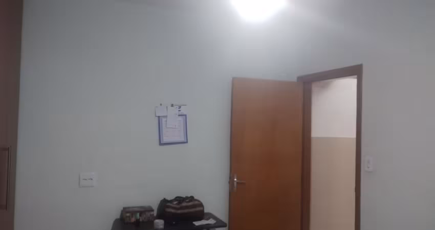 Casa c. Cômodos grandes , edícula completa , c. Cômodos grandes