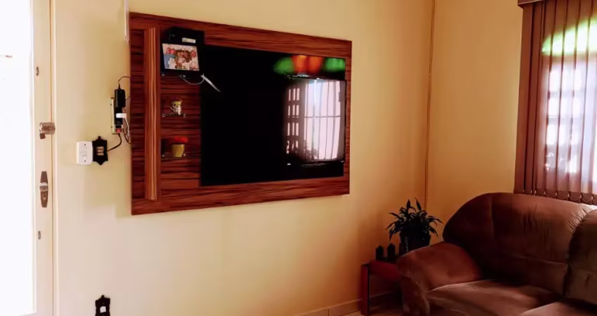 Excelente casa ,com pintura recente em rua sem saída ,no começo do bosque dos eucaliptos