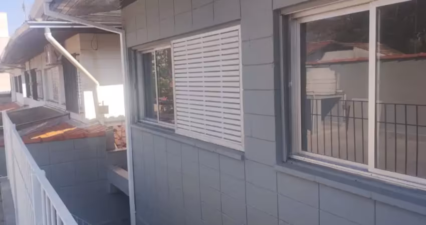 Lindo sobrado reformado com 3 dormitórios planejados sendo 1 suite no coração do satélite