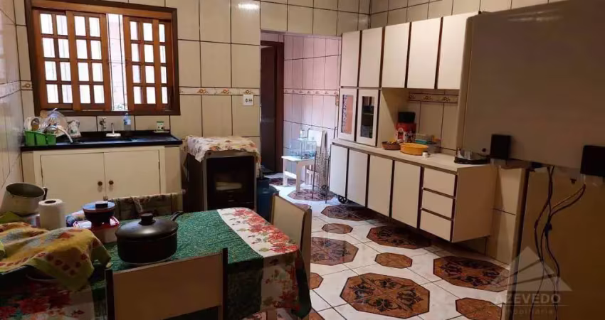 Sobrado com 2 dormitórios à venda, 155 m² por R$ 424.000,00 - Vila Augusto - Mauá/SP