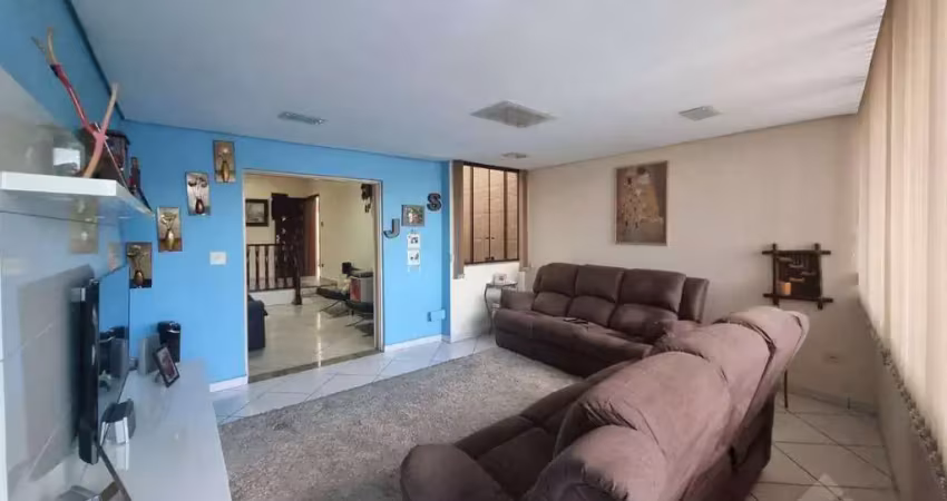 Sobrado à venda, 234 m² por R$ 569.000,00 - Vila Assis Brasil - Mauá/SP