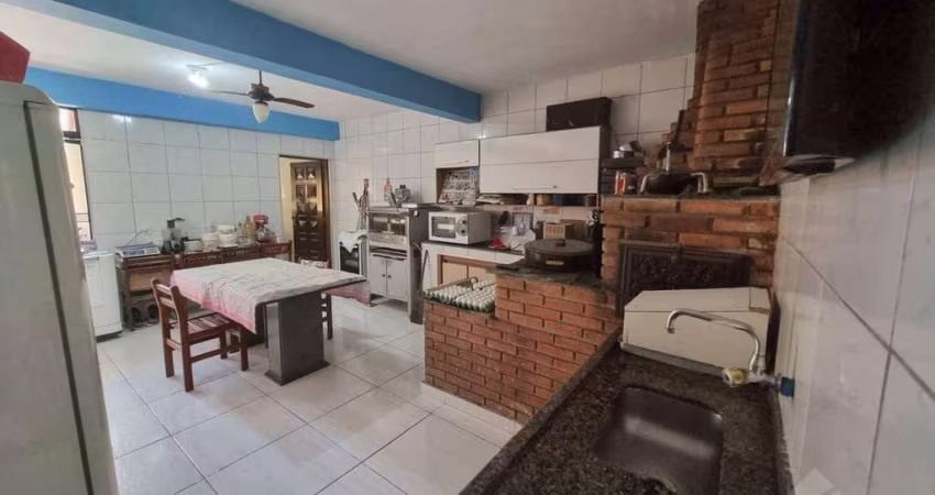 Sobrado com 3 dormitórios à venda, 234 m² por R$ 571.000,00 - Vila Assis Brasil - Mauá/SP