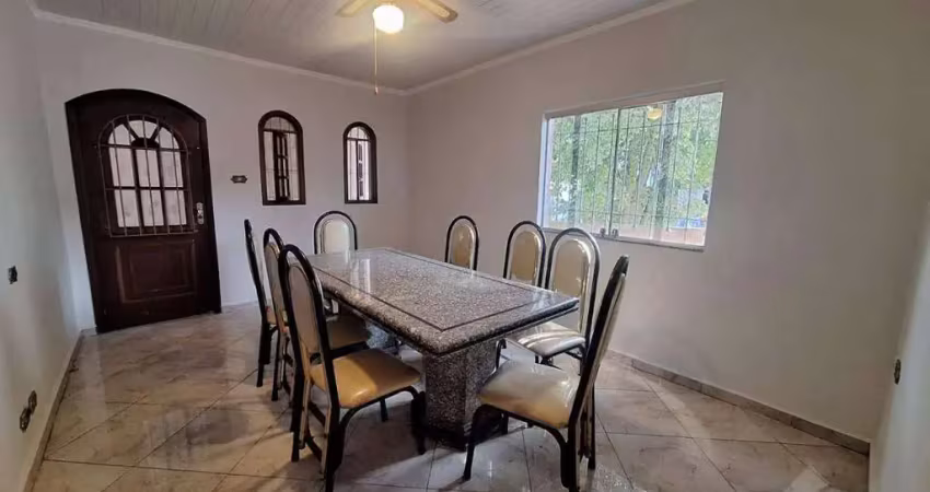 Casa com 3 dormitórios para alugar, 200 m² por R$ 4.500,00/mês - Vila Bocaina - Mauá/SP
