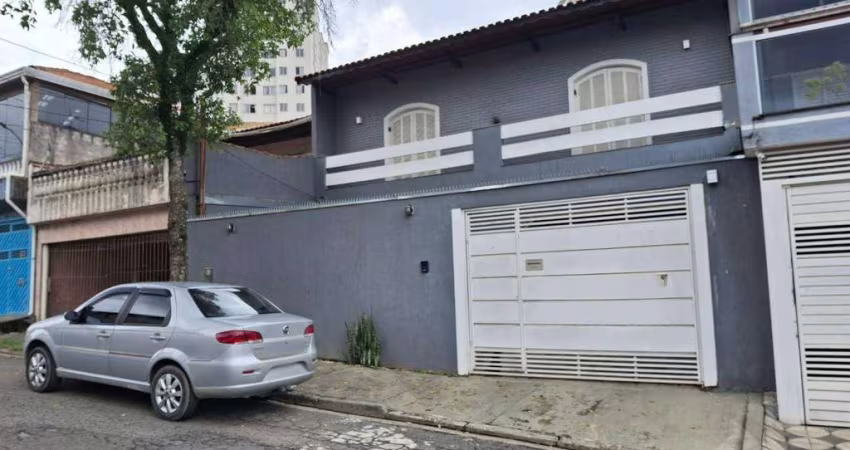 Sobrado com 3 dormitórios à venda, 326 m² por R$ 800.000,00 - Jardim Araguaia - Mauá/SP