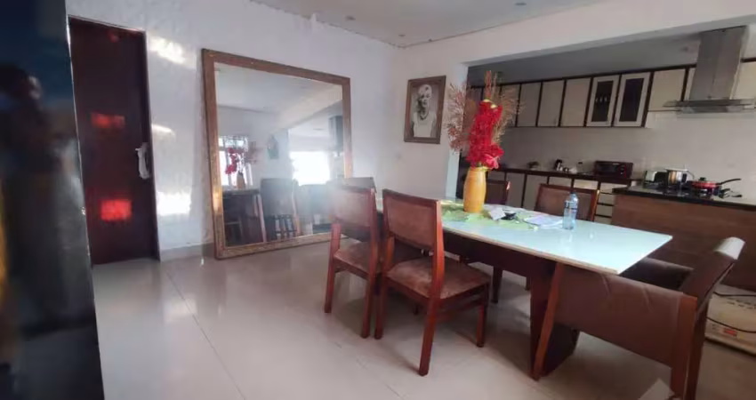 Casa com 3 dormitórios à venda, 209 m² por R$ 950.000,00 - Vila Assis Brasil - Mauá/SP