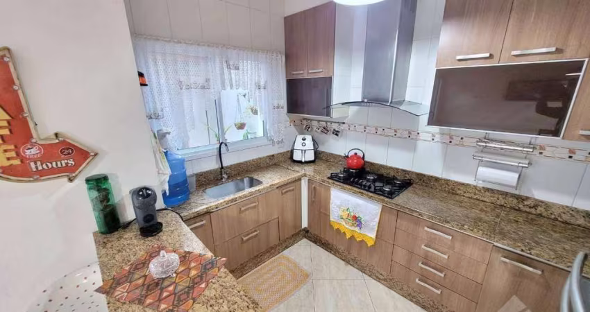 Sobrado com 3 dormitórios à venda, 198 m² por R$ 1.050.000,00 - Parque São Vicente - Mauá/SP